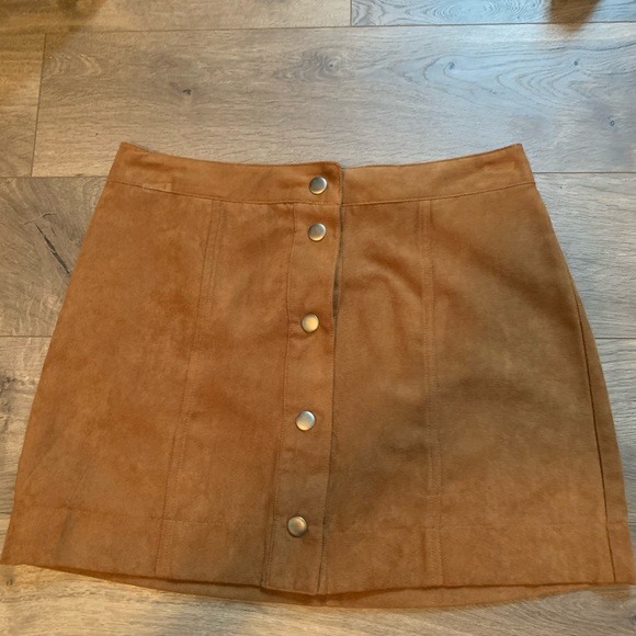 Skirt - Picture 1 of 2